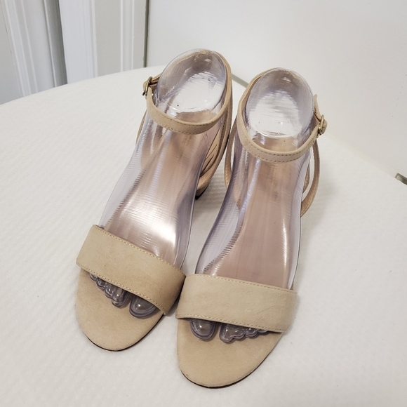 Nine West Light Beige Strappy Sandals Size 6.5 - Picture 10 of 14